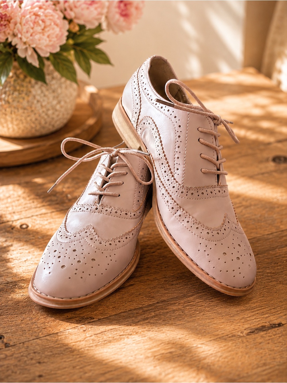 Wanted Blush Pink Oxfords Woman’s Size 8.5